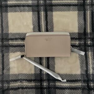 Kate Spade Payton Large Carryall Wallet in Color Warm Beige